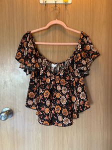 Black Floral Off-Shoulder Flared Top 🌸