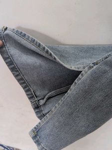 Urbanic Denim Slit-High waist jeans