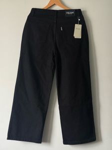Stylish Black Wide-Leg Jeans