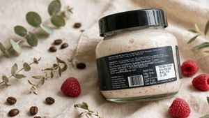 combo offer mCaffeine Coffee Body Scrub with Berri
