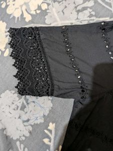 Laced top with waist tie-up