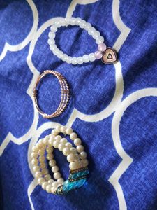 Heart Charm Beaded Bracelet