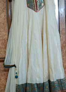 Unused Moti/off white colour Anarkali suit