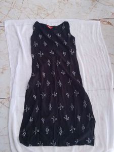 Stylish Sleeveless Kurtas