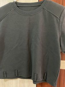 Stylish Cropped T-Shirt