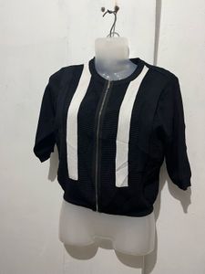 Chic Black &amp; White Striped Zip-Up Cardigan