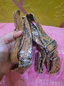 Chic Snakeskin Print Handbag