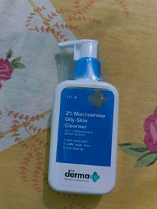 The Derma Co Cleanser and sunscreen