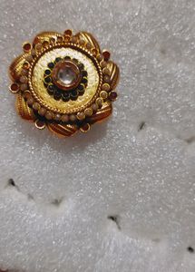 golden ring with pearl and kundan in centre