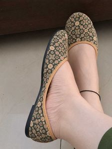 Juttis - Flat Sandals