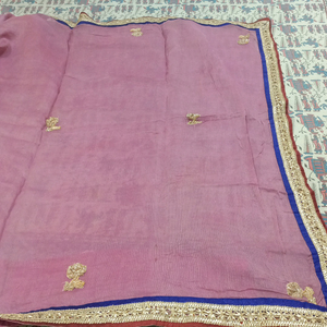 border booti saree