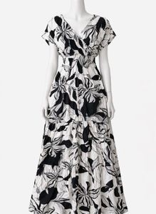 🚨sale🚨Monochrome Floral Maxi Dress