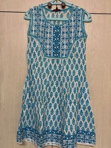 Blue & White Printed Sleeveless Kurta