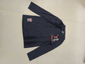 T shirt 8-9 yrs.