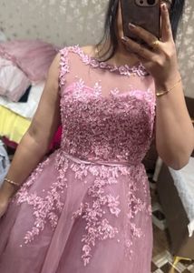 Beautiful Pink Lace Gown🎀🩷