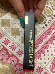 Lakme Xtraordin-Airy Lip Mousse