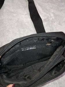 black sling bag with red strip🌸🌸