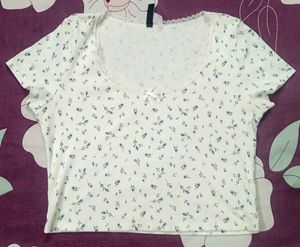 H&amp;M Cute Floral Crop Top
