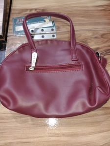 Chic Textured Crossbody Bag
