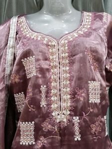 Elegant Mauve Embroidered Salwar Suit