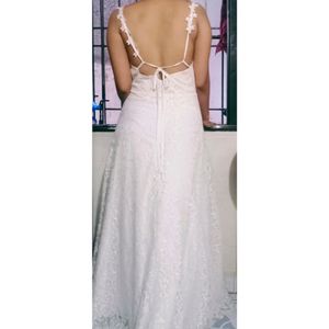 Low Neck Lace Dress