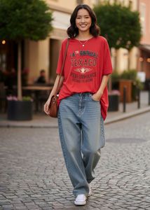 🌹Red Graphic Print Tee🌹