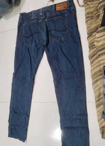 4 men jeans