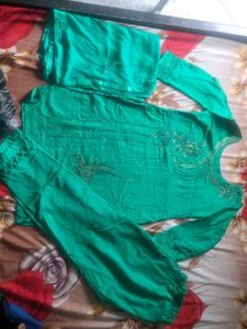 Beautiful Emerald Green Kurta Set