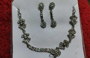 Sparkling Rhinestone Necklace &amp; Earring Set