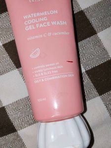 DOT &amp; KEY Watermelon Cooling Gel Face Wash