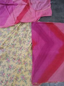 Beautiful Pink Bandhani Blouse Piece