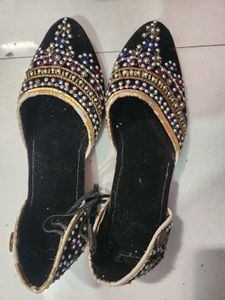 Embellished Jutti Flats