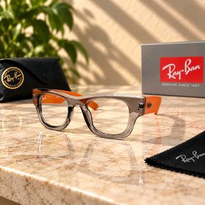 RAYBAN UNISEX SUNGLASSES A clean classic silhouett