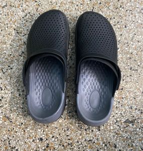Zerol Black Everyday Wear Clogs for Men
