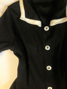 Chic Black &amp; White Ruffle Knit Top