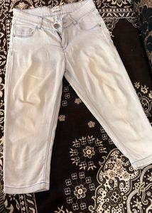Light Wash Capri Jeans