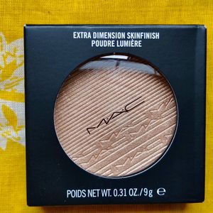 MAC Extra Dimension Skinfinish Highlighter
