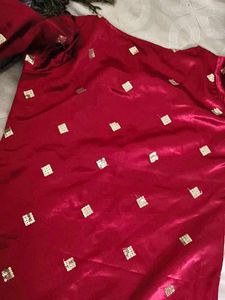 Elegant Red Kurta with Gold Embellishments
