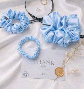 Beautiful hair accessories combo.