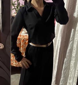 Chic Black Cropped Blouse