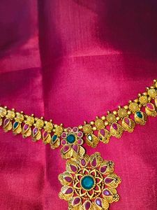Antique necklace and kamarbandh