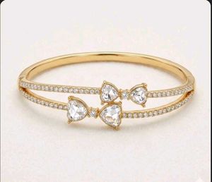 Sparkling Bow Design Bangle Bracelet