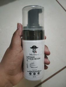 Foaming Face Wash with Neem &amp; Aloe Vera
