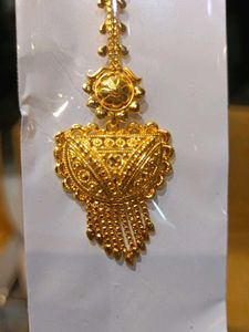 Golden Maang Tikka