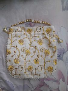 Embroidered Potli Bag🤩💛