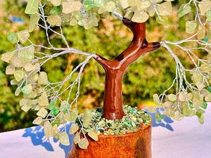 Natural Green Aventurine Gemstone Chips Tree