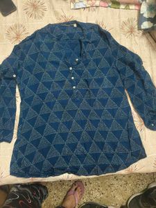Blue Geometric Print Short Kurta in Xl size