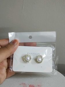 Pearl Stud Earrings with Zircon Detail