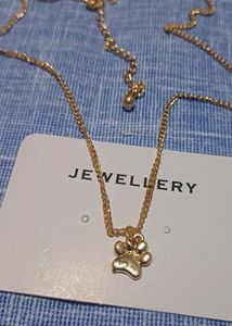 🆕️ Cute Paw Charm Necklace 🐾