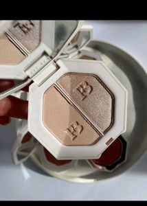 Fenty Beauty  Duo highlighter